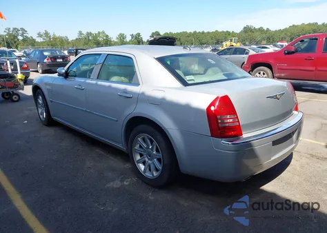 2005 Chrysler 300C z USA, uszkodzony, nr VIN 2C3AA63H05H665672